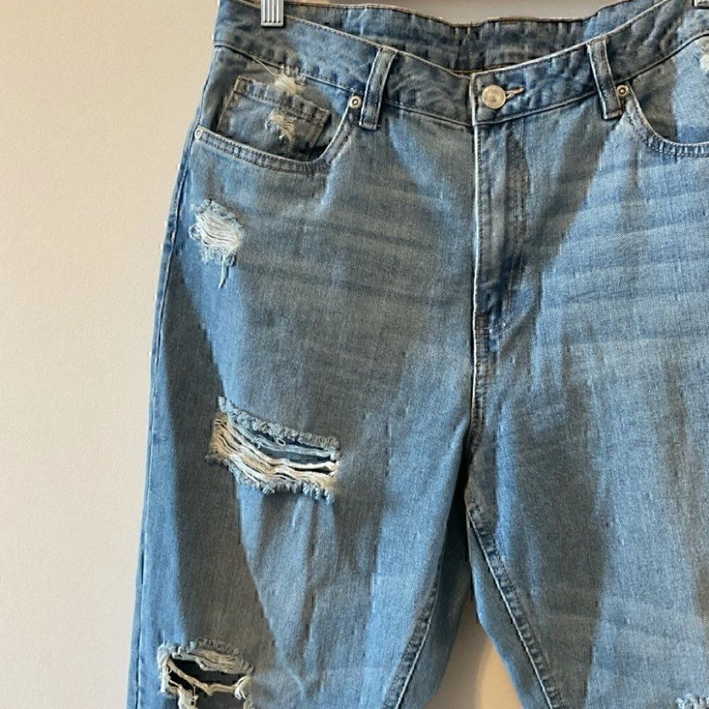 High- Rise Distressed Mom Jeans - Picture 5 of 13